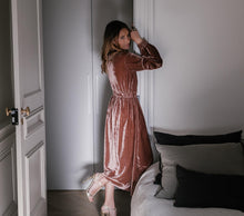 Load image into Gallery viewer, Blush