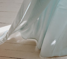 Load image into Gallery viewer, London