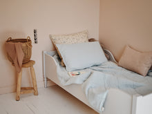 Load image into Gallery viewer, London