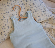 Load image into Gallery viewer, London