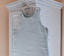 Load image into Gallery viewer, London