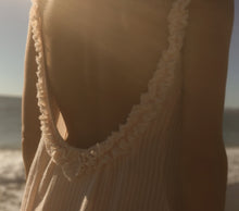 Load image into Gallery viewer, Coquille
