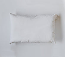 Load image into Gallery viewer, Garnissage de coussin en coton et polyester
