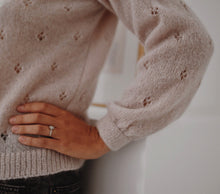 Load image into Gallery viewer, Pearl
