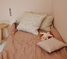 Load image into Gallery viewer, Pétale
