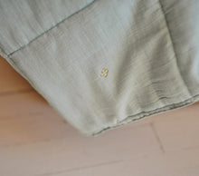 Load image into Gallery viewer, London
