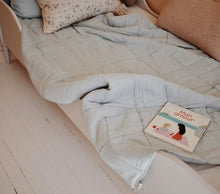 Load image into Gallery viewer, London
