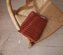 Load image into Gallery viewer, Salmone
