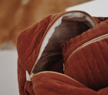 Load image into Gallery viewer, Salmone
