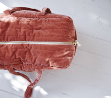 Load image into Gallery viewer, Salmone
