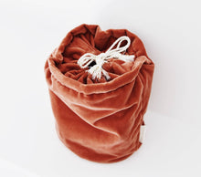 Load image into Gallery viewer, Salmone
