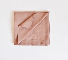 Load image into Gallery viewer, Pétale
